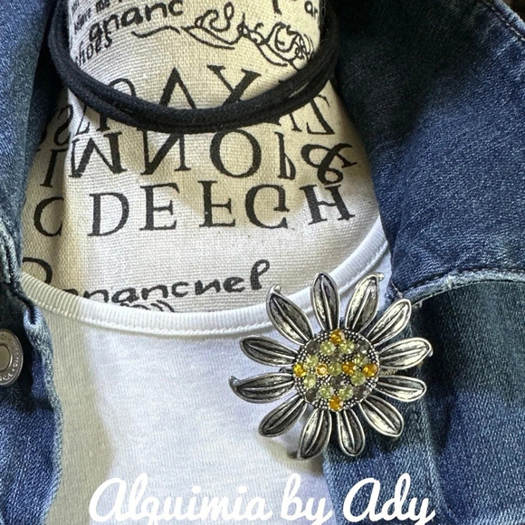 Big gold daisy crystals medallion black cord choker adjustable short necklace - Picture 3 of 6